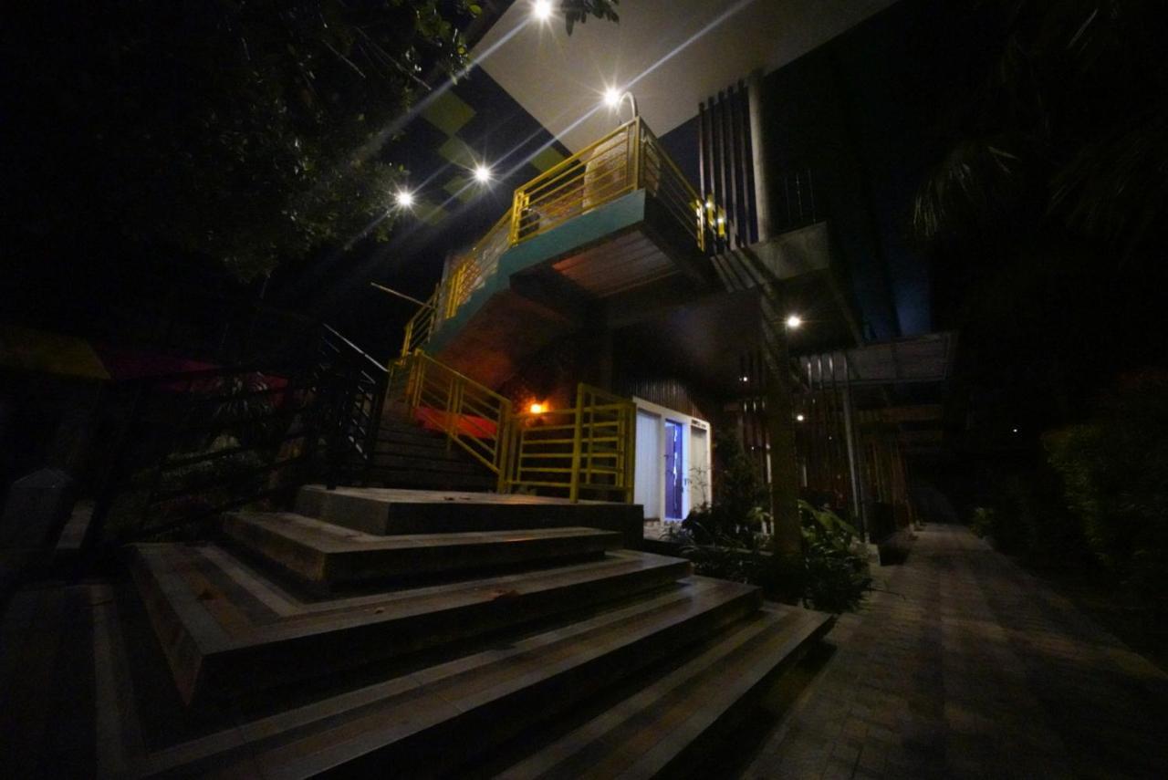 Lawaka Hotel Ampana Exterior photo